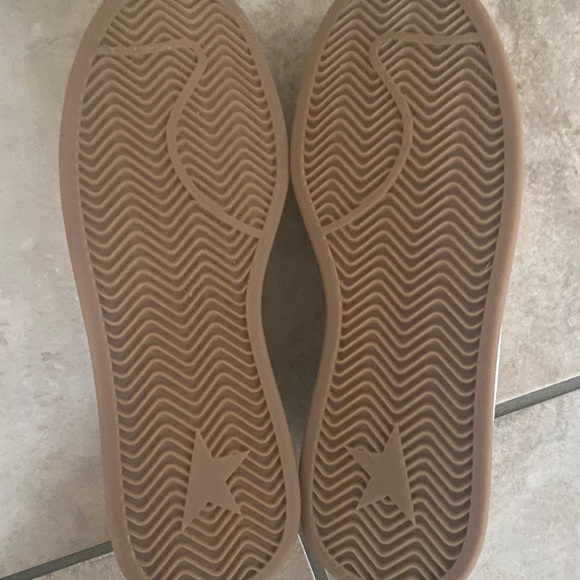 Trendy and adorable Brielle white tennies! Brand new in box with tags. - Picture 3 of 7